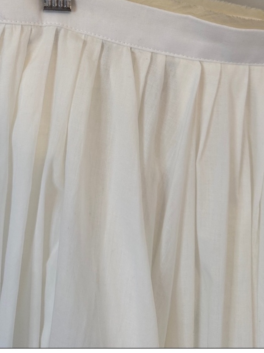 NEW 🍁 FALL LUXURY MIDI SKIRT SIZE M
🚨NO DISCOUNT ON THIS SKIRT - Picture 4 of 15